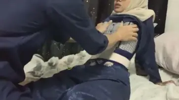 Bokep Jilbab Selingkuh dengan Tetangga Saat Suami Kerja, Rekaman dari CCTV Bocor poster
